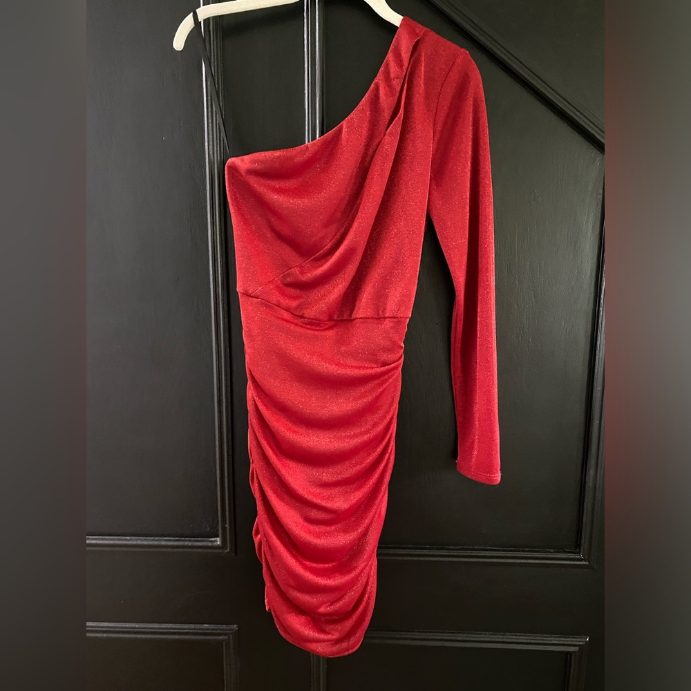 🔥 I.N. San Francisco Stunning One-Shoulder Red Ruched Dress – Size XS 🔥